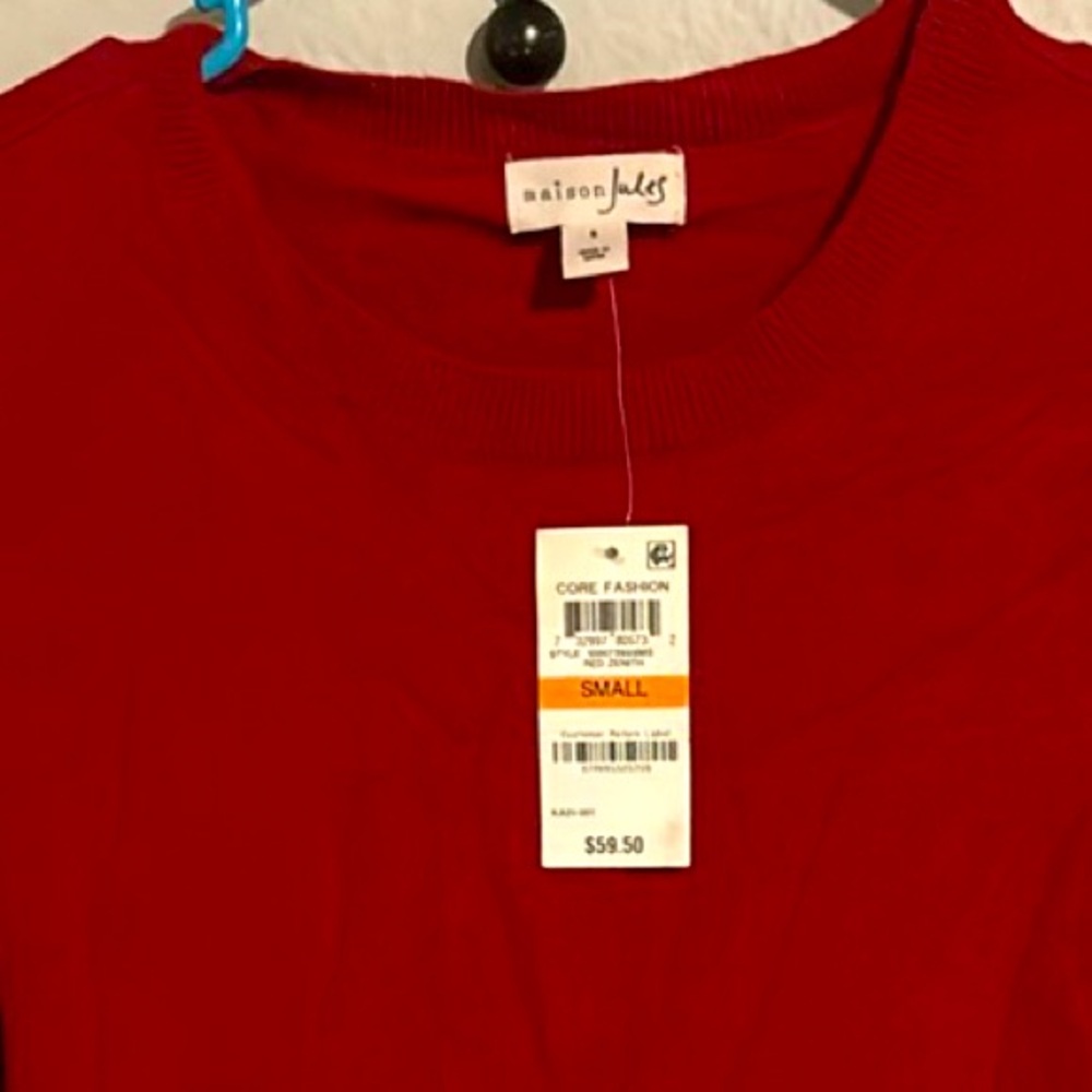 Beautiful S woman’s blouse as seen.